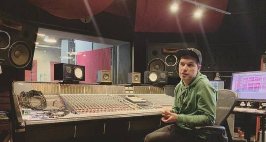 mix engineer - Alex Kuznetsov