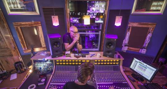 Mix Engineer, Producer. - Ben Watts