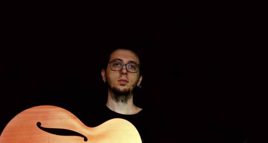 Composer, arranger, guitarrist - Lucas Zangirolami Bonetti