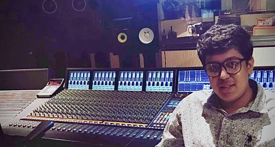 Mix Engineer | Producer - Ayush Paul