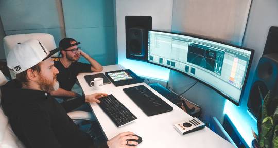  Genre-bending Producer/Engine - Ben Attic