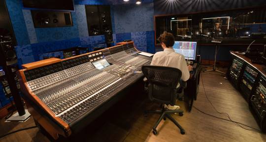 Mixer, Engineer, Sonic artist - Davide Ruffini