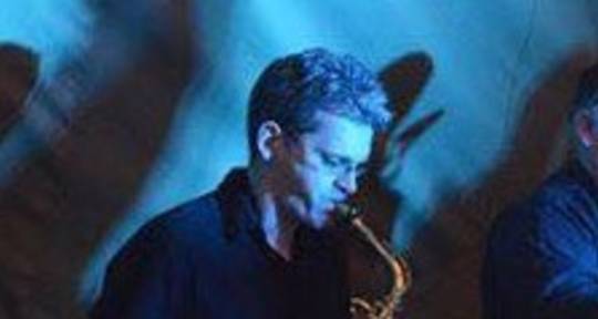 Sax & clarinettist & arranger - Gareth Sanders-Swales