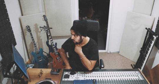 Mixing Engineer, Guitarist - Mali Akpolat