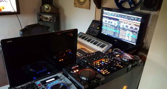 Mixing, Recording, Remixer, Mu - DJ StechB