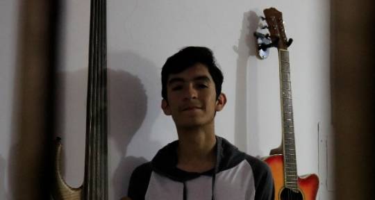 I'm a session bassist!) - Julio