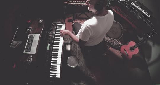 Session pianist  - Hamzeh Yeganeh