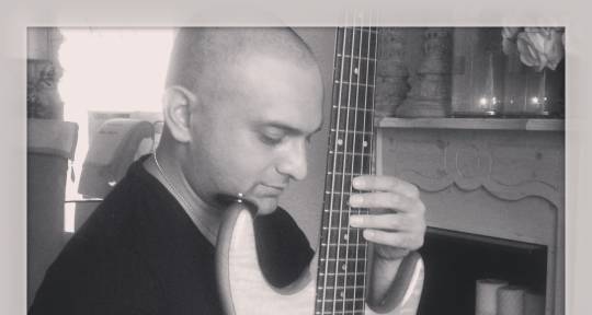 Bass player - Vidjai