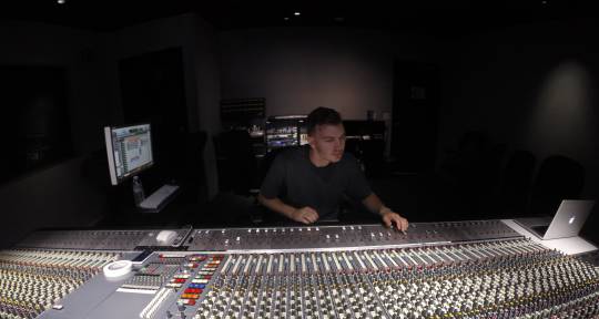 Mixing/Mastering Engineer - Travis Schofield