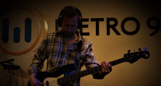 Session bass player - Esteban Tereschuk