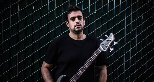 Session recording Bassist. - Bruno Ladislau