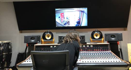 Creative mind & Sound Engineer - Adele Arno