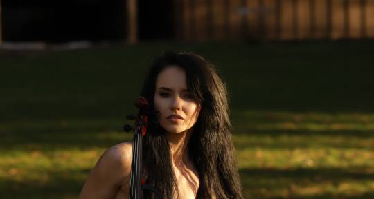 AudioEngineer/Singer/Violinist - Inna Beethoven