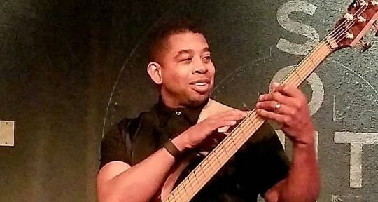 Pro bassist pop/ hip hop/jazz - David Dyson