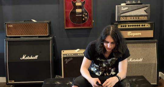 Mixing, mastering, guitarist - Mateo Marthá