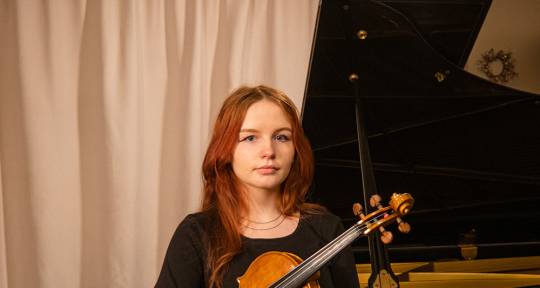 Violinist | Session Musician - Amelia Kasprzy