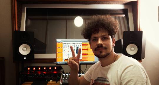 Mastering Engineer, Singer - Vova Tum