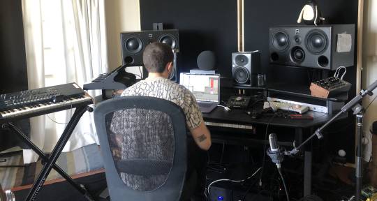 Hip-Hop & Alt mixing engineer - Levi Evans