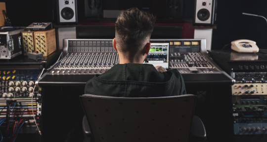 Mixing & Mastering engineer - Calin Grajdan