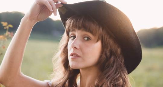 Country Singer/Songwriter - Kimberly Gordon