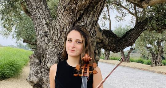 GRAMMY Nominated Cellist - Chloé Mendola