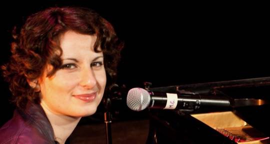 Topliner, vocals, arranger - asia mei