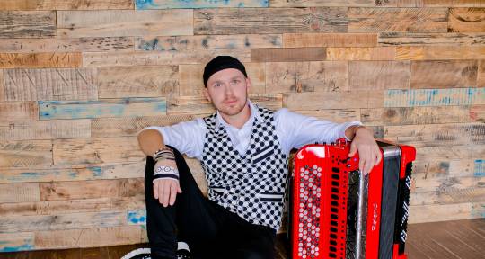 Accordion player and composer - Sergi T