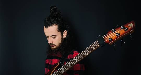 Pop/Rock Bassist and Singer - Marco Montipò