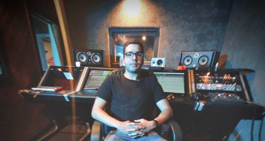 Mixing Engineer - Raul Echavarria