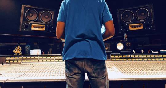 Mix Engineer, Audio Engineer - Sean Riggins