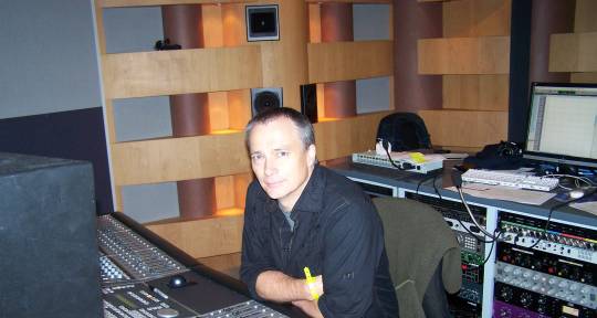 Mixer Producer Writer Remixer - Mark Saunders