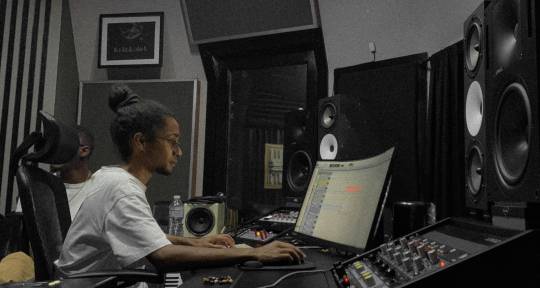 Mixing & Mastering Engineer - Elijah Spencer