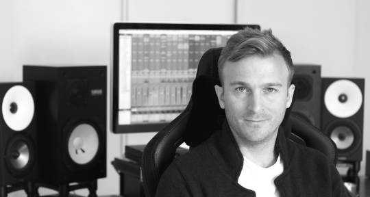 akMix - Mix Engineer - Ashley Krajewski