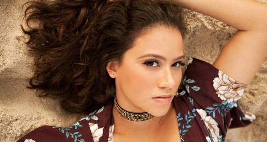 Singer | Songwriter | Brazil - ISABELA SILVINO