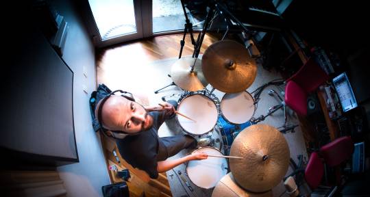 Brazilian Session Drummer - Bruno Tessele