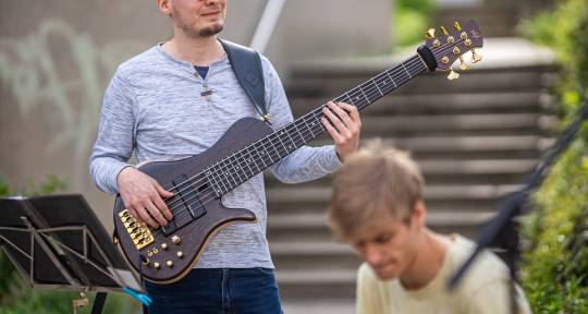 Session Bass Player, Producer - Pálinkás Péter