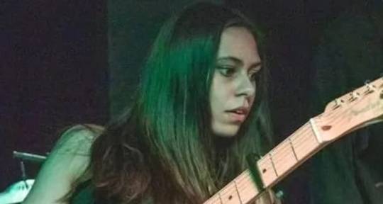 Session Guitarist - Lisa Marie