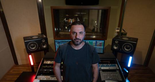 Mixing Engineer, FOH Engineer - Terry Nikas