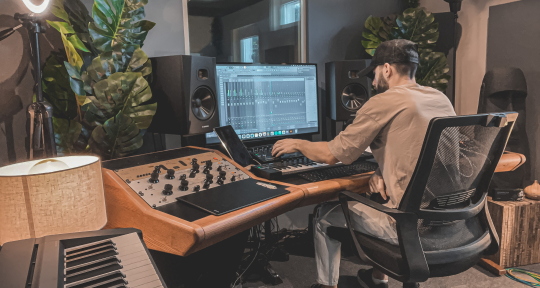 Producer Mixing and Mastering - Charlee Sound