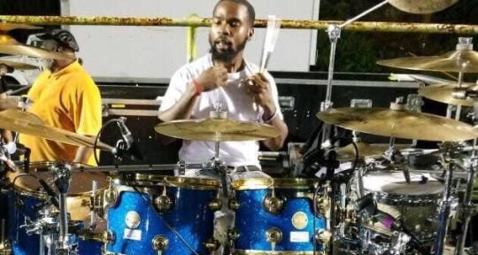 Gospel drummer corp.band studi - Rikke Williams