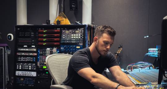 Top 40 Mixing Engineer - Abe Stewart