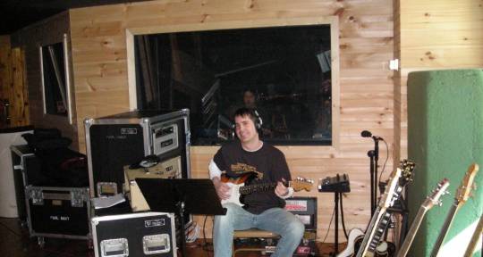 Studio Guitarist - Paul Hagy