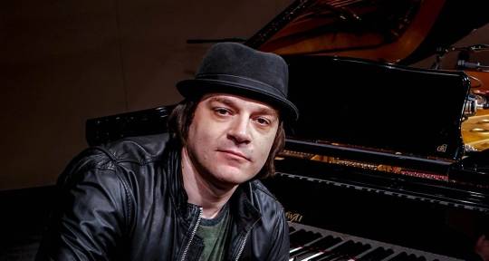 Pianist, Producer, Singer - Dani Rosenoer