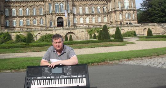 Keyboard player and tutor  - R&R Entertainments