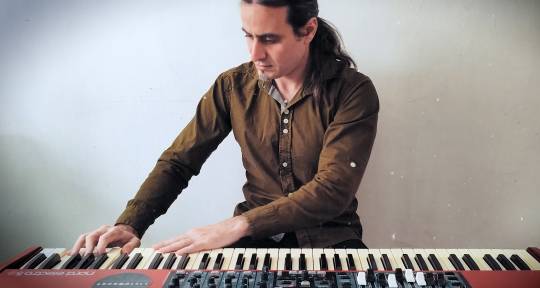 Session Keyboardist/Pianist  - Ariel Perchuk