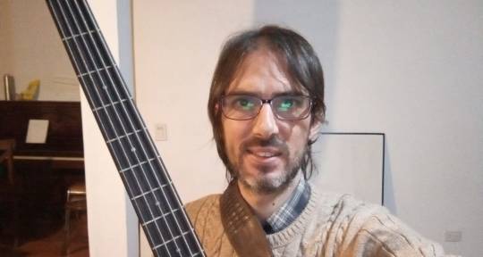 session bass player - Gabriel Deltin