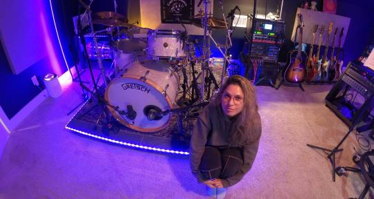 Music Producer & Mixer - Daiana Azar
