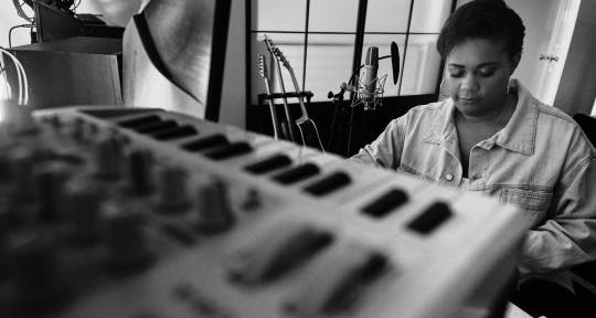 R&B + Pop Production - Kelly Mac
