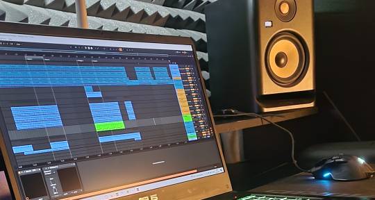 Independent Music Producer  - Aluxic