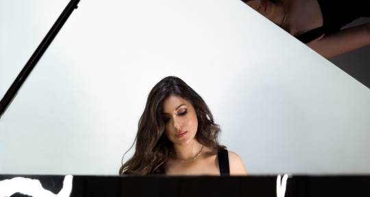 Classical Music Composer - Cristina Bónsem